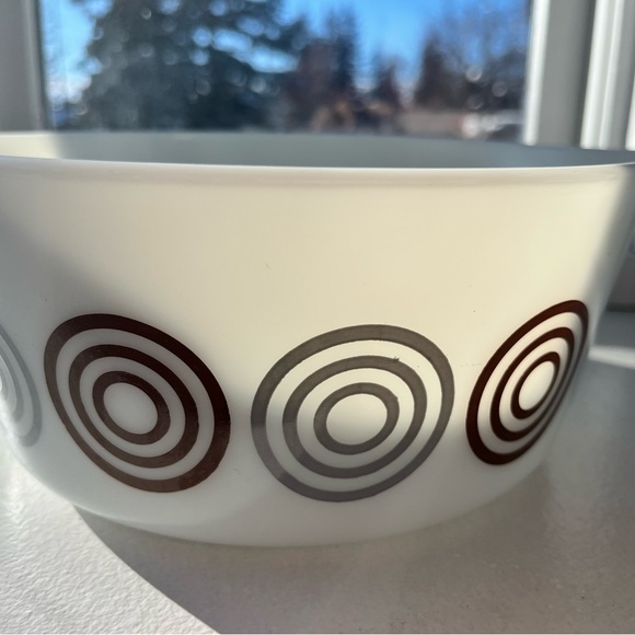 Pyrex 475-B “Cosmopolitan” 2.5 Quart Dish (No Lid) – 1973 Promo - Picture 5 of 10